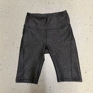 CALIA Essential High Rise Bike Shorts in mosaic pure black. Size small.